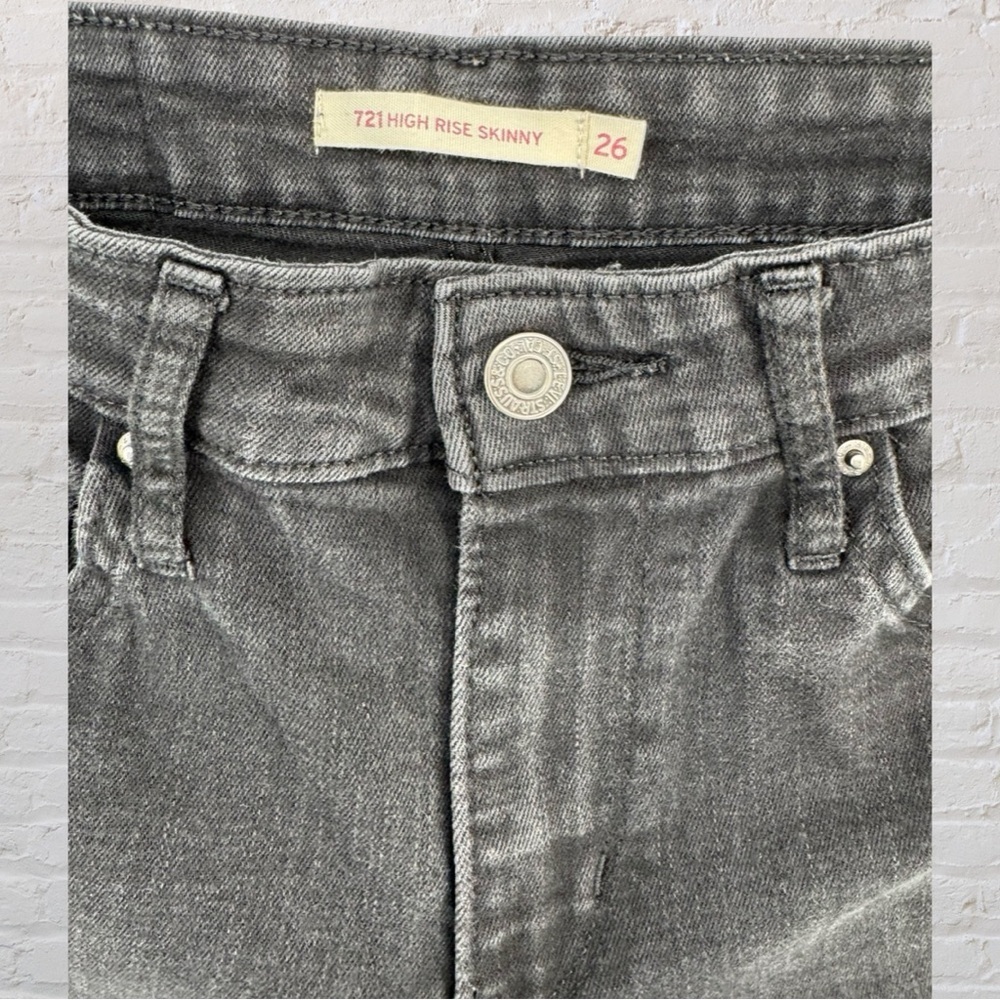 Levi's 721 High Rise Skinny Jeans (size 26) - Picture 2 of 10